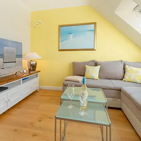 Pier 33 Apartment