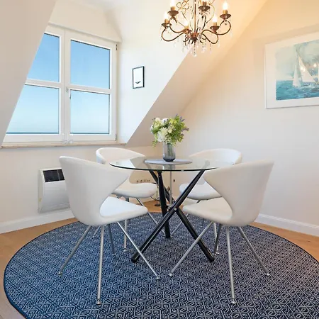 Pier 33 Apartment