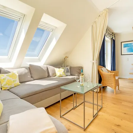 Pier 33 Apartment