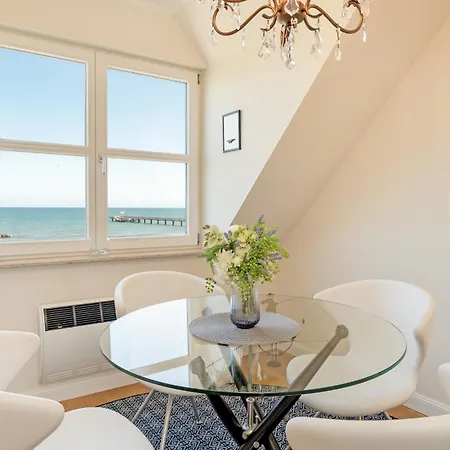 Pier 33 Apartment *